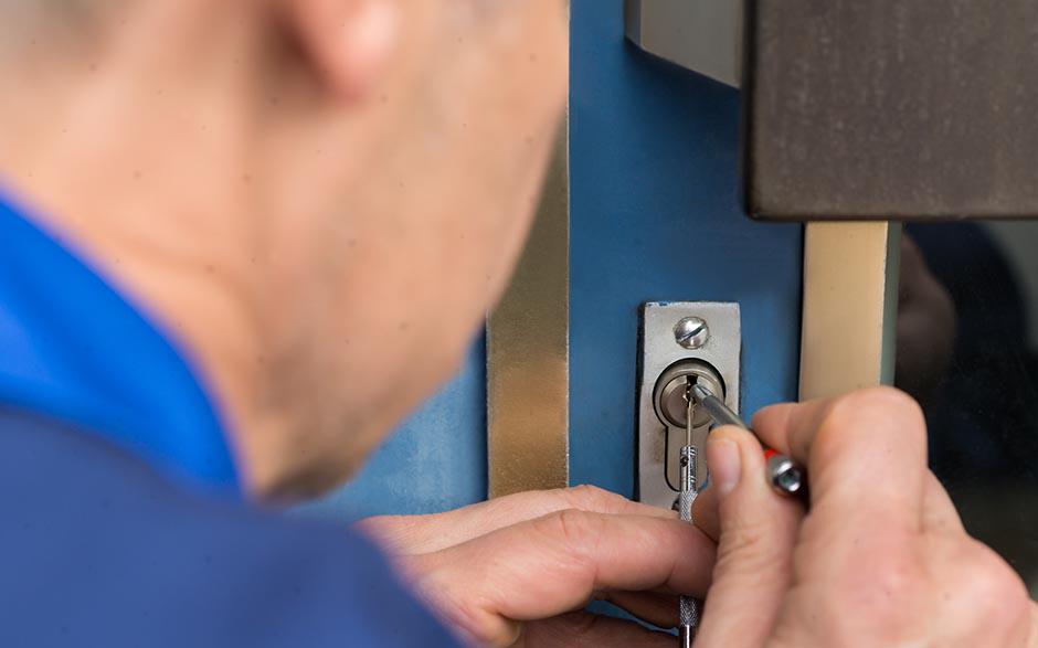 artisan serrurier tarif Montreuil